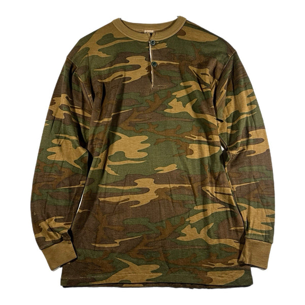 Vintage 70s Duxbak Camouflage Long-Sleeve Henley Single-Stitch Shirt (Medium)